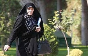 حمله زنان اصلاح طلب برای ورود به ورزشگاه!