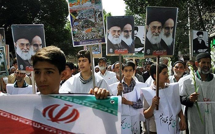 راهپیمایی ۱۵ خرداد در ورامین +تصاویر راهپیمایی ۱۵ خرداد در ورامین +تصاویر