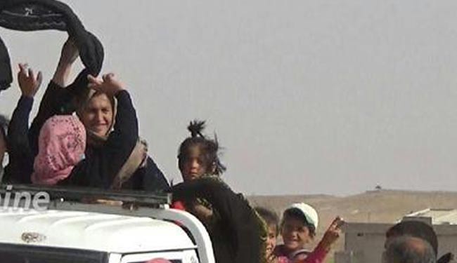 عکسهایی از زنان پس از خروج از کنترل داعش عکسهایی از زنان پس از خروج از کنترل داعش