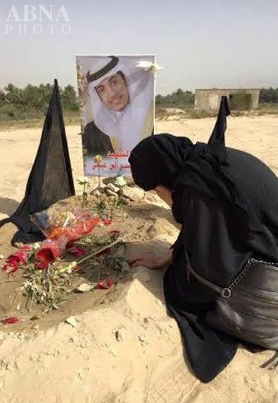 جنجال حضور مادر شهید بر سر مزار فرزندش +تصاویر جنجال حضور مادر شهید بر سر مزار فرزندش +تصاویر