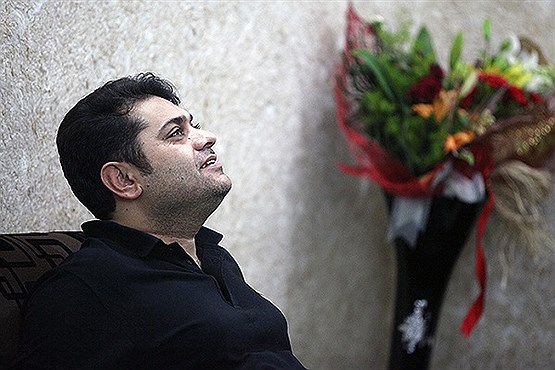 خواننده مبتلا به سرطان روی صحنه می‌خواند+عکس