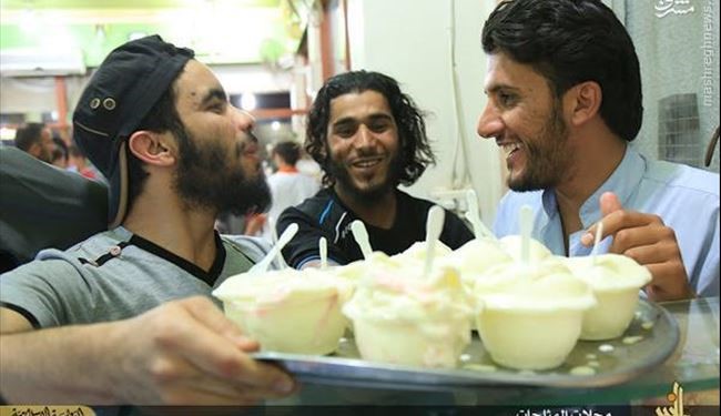 بستنیفروشی داعش از موصل تا دیرالزور+تصاویر بستنیفروشی داعش از موصل تا دیرالزور+تصاویر