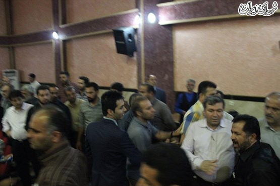 درگیری در مراسم سالگرد دولت تدبیر و امید + تصاویر درگیری در مراسم سالگرد دولت تدبیر و امید + تصاویر