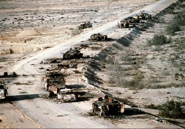 برخورد دوگانه آمریکا با ستون داعش و صدام +عکس برخورد دوگانه آمریکا با ستون داعش و صدام +عکس