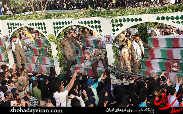 عکس/ تشییع باشکوه کاروان شهدا در تهران