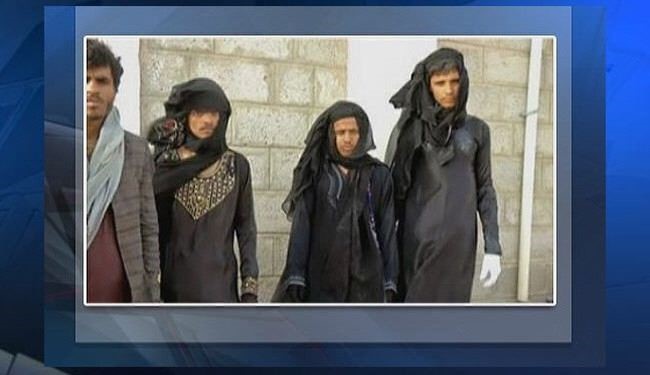 دستگیری چند تروریست در لباس زنانه در یمن+عکس دستگیری چند تروریست در لباس زنانه در یمن+عکس