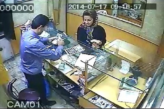 خرید طلا و جواهرات با کارت بانکی مسروقه + عکس خرید طلا و جواهرات با کارت بانکی مسروقه + عکس