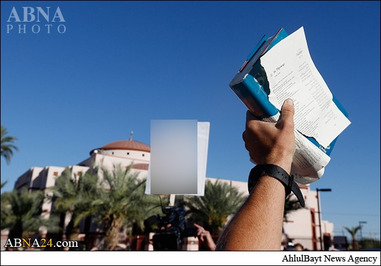 اهانتبه پیامبر(ص)مقابل یکمسجد+تصاویر اهانتبه پیامبر(ص)مقابل یکمسجد+تصاویر