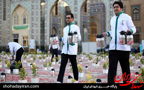 عکس/افطاری حرم امام رضا(ع)
