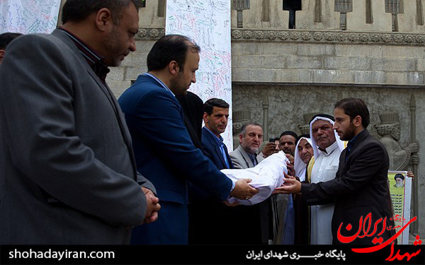 عکس/تحویل طومار گزاره‌برگ ملی به وزارت خارجه