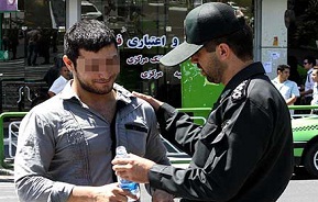 کوتاهی ناجا در برخورد با روزه خواران +عکس کوتاهی ناجا در برخورد با روزه خواران +عکس