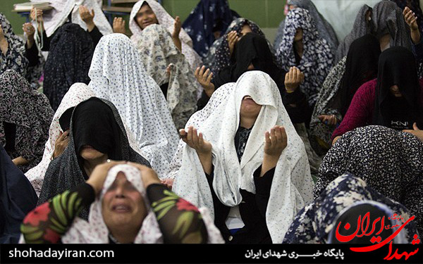 عکس/احیای نوزدهم رمضان در ندامتگاه زنان