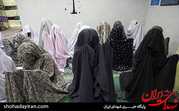 عکس/احیای نوزدهم رمضان در ندامتگاه زنان