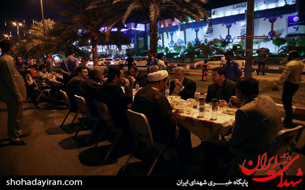 عکس/طولانی‌ترین سفره افطار در کیش