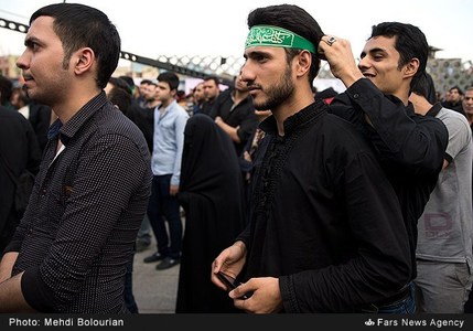 عکس/ اجتماع مدافعین حرم در میدان امام حسین(ع) عکس/ اجتماع مدافعین حرم در میدان امام حسین(ع)