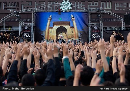 عکس/ اجتماع مدافعین حرم در میدان امام حسین(ع) عکس/ اجتماع مدافعین حرم در میدان امام حسین(ع)