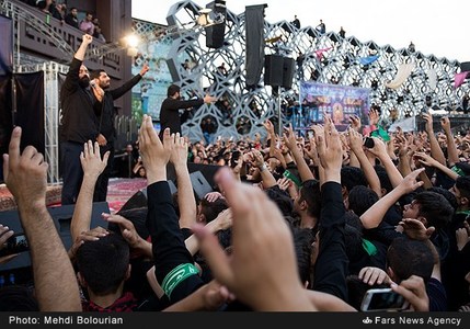 عکس/ اجتماع مدافعین حرم در میدان امام حسین(ع) عکس/ اجتماع مدافعین حرم در میدان امام حسین(ع)