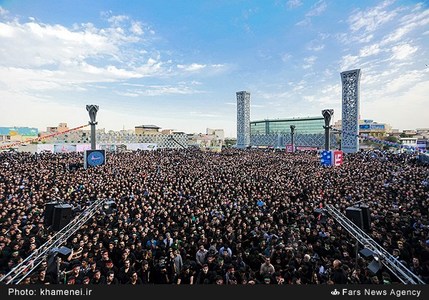 عکس/ اجتماع مدافعین حرم در میدان امام حسین(ع) عکس/ اجتماع مدافعین حرم در میدان امام حسین(ع)