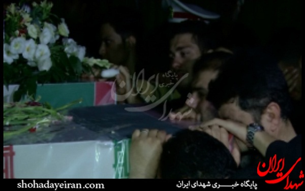 عکس/ حضور 2 شهید غواص در یادواره شهدای مسجد جلوه