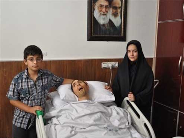 درخواست مادر شهید صبوری از جانباز سید موسوی درخواست مادر شهید صبوری از جانباز سید موسوی