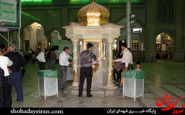 عکس/افطار در حرم حضرت عبدالعظیم (ع)