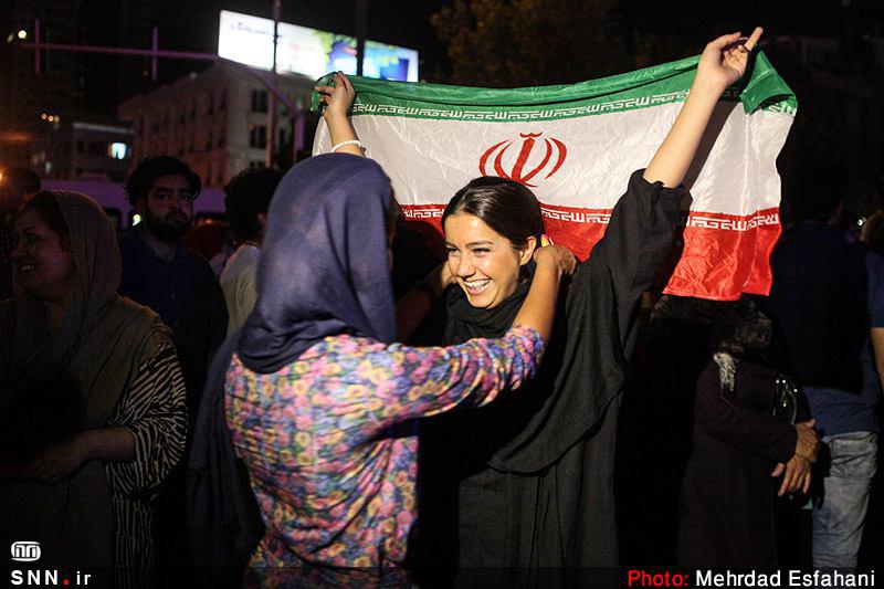 جشن و سرور هوادارن دولت پس از توافق +تصاویر جشن و سرور هوادارن دولت پس از توافق +تصاویر