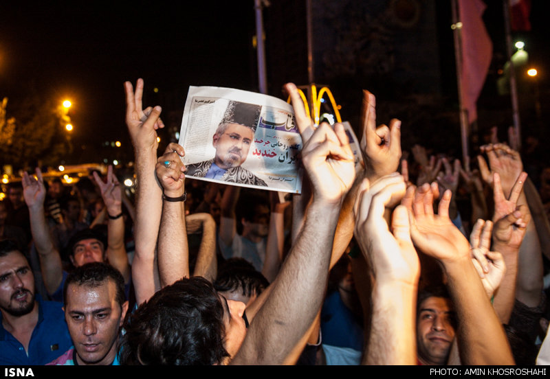 جشن و سرور هوادارن دولت پس از توافق +تصاویر جشن و سرور هوادارن دولت پس از توافق +تصاویر