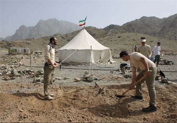 درخواست دانش آموزان کپر نشین از آقای وزیر+عکس درخواست دانش آموزان کپر نشین از آقای وزیر+عکس