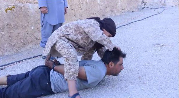 شهادتافسرسوریهتوسطنوجوانداعش+تصاویر شهادتافسرسوریهتوسطنوجوانداعش+تصاویر