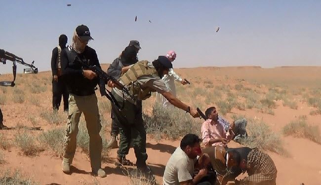 داعش برخی نیروها را درمحل بیعت،اعدام میکند داعش برخی نیروها را درمحل بیعت،اعدام میکند