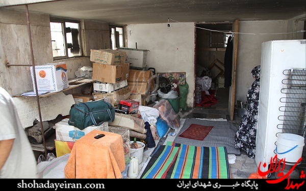 ستاد اجرایی فرمان امام خواهر شهید را صاحب خانه کرد