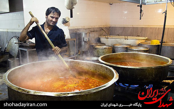 عکس/افطار در حرم حضرت عبدالعظیم الحسنی(ع)