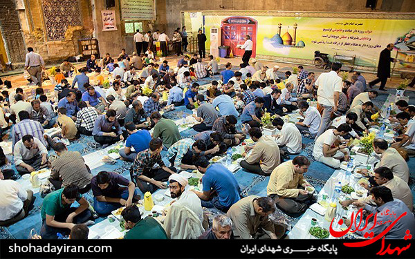 عکس/افطار در حرم حضرت عبدالعظیم الحسنی(ع)