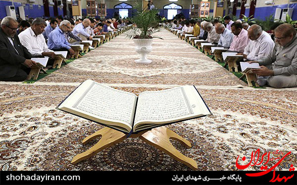 عکس/محفل انس با قرآن کریم در حسینه ثارالله شهر بوشهر