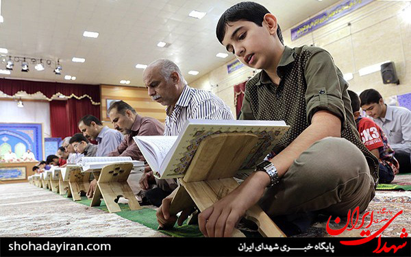 عکس/محفل انس با قرآن کریم در حسینه ثارالله شهر بوشهر