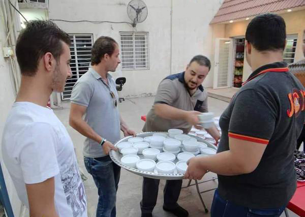 سفره افطار مسیحیان در کلیساها+تصاویر سفره افطار مسیحیان در کلیساها+تصاویر