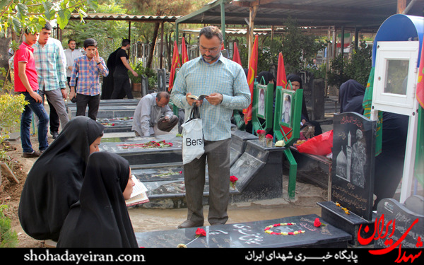 عکس/ گلزار شهدای برادران افغانی مدافع حرم عکس/ گلزار شهدای برادران افغانی مدافع حرم