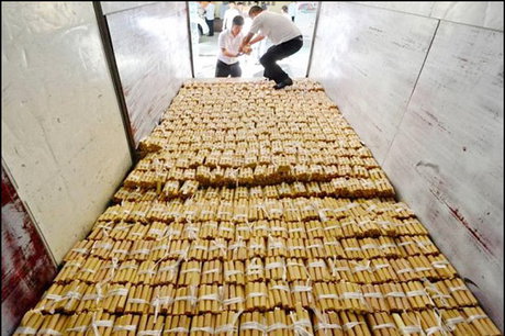 4000 کیلوگرم سکه برای خرید خودرو + تصاویر 4000 کیلوگرم سکه برای خرید خودرو + تصاویر