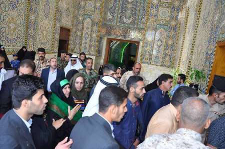شیرزن سنی عراق به زیارت امام حسین(ع) رفت+عکس