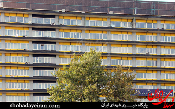 نصب دیش ماهواره در وزارت کار +عکس / پلیس با متخلفان دولتی برخورد کند