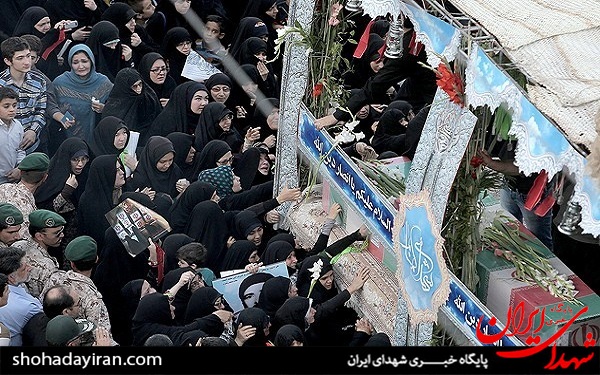 عکس/تشییع پیکر 13 شهید گمنام در مشهد