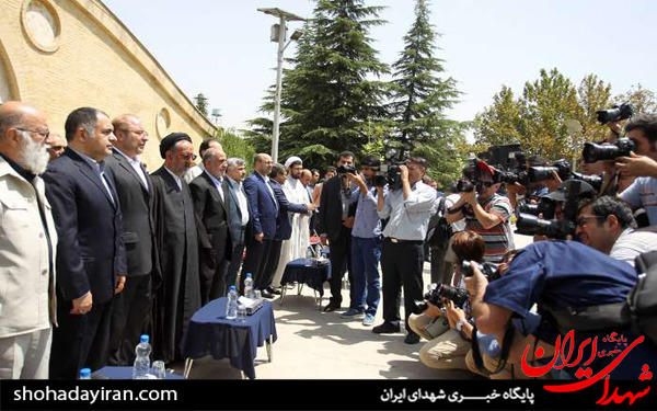 عکس/رونمایی از سردیس شهدای خبرنگار در بوستان گفت وگو
