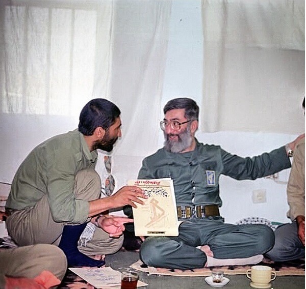 عکس/ شهید کاظمی در کنار رهبری