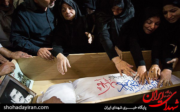 عکس/شهید کاظم فرجی نوازانی در آغوش مادر پس از ۳۳ سال