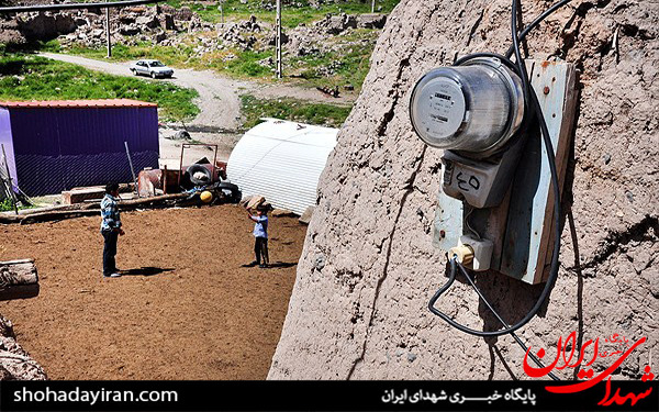 عکس/زندگی خانواده شهید در کانکس