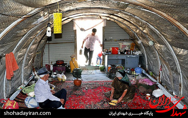 عکس/زندگی خانواده شهید در کانکس