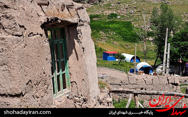 عکس/زندگی خانواده شهید در کانکس
