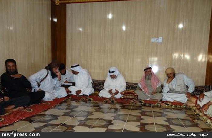 بیعت شیوخ خائن عراقی با خلیفه داعش! + تصاویر بیعت شیوخ خائن عراقی با خلیفه داعش! + تصاویر