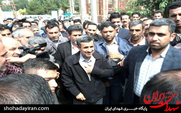 عکس/ سفر احمدی نژاد به شهرکرد
