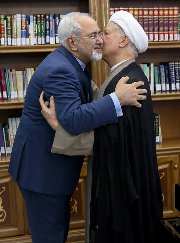 روبوسی ظریف با هاشمی رفسنجانی +تصاویر